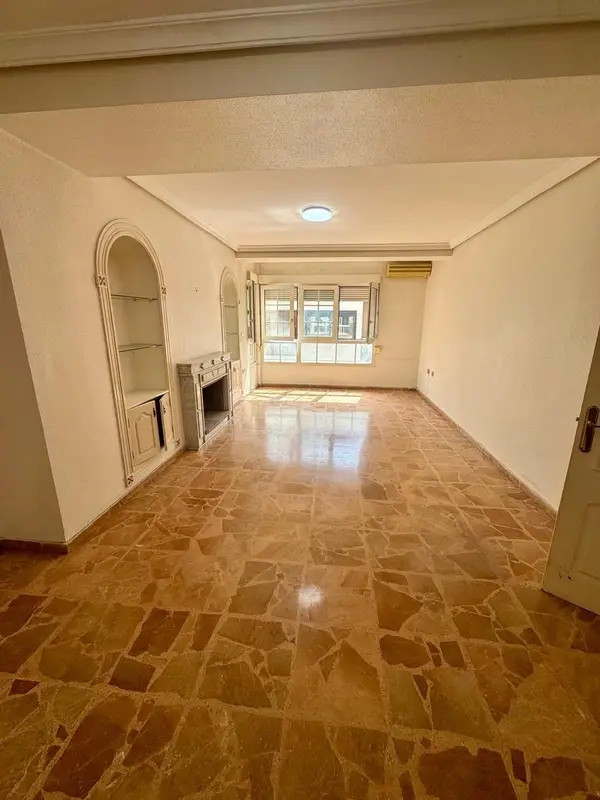 Apartment with 5 bedrooms in Torrevieja, Alicante, €255,000 — photo 2