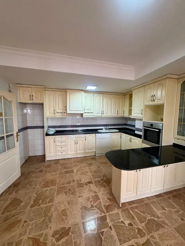 Apartment with 5 bedrooms in Torrevieja, Alicante, €255,000 — photo 3