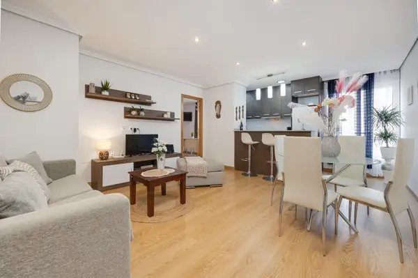 Apartment with 2 bedrooms in Torrevieja, Alicante, €159,900 — photo 3
