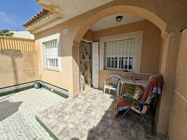 Bungalow with 2 bedrooms in San Pedro del Pinatar, Murcia, €160,000 — photo 2