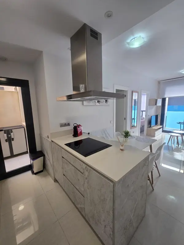 Apartment with 2 bedrooms in Torrevieja, Alicante, €199,900 — photo 2