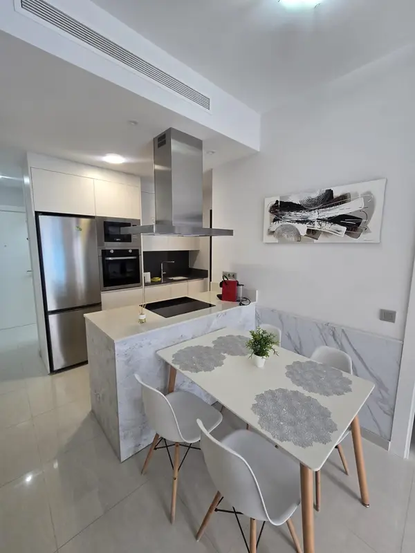 Apartment with 2 bedrooms in Torrevieja, Alicante, €199,900 — photo 3