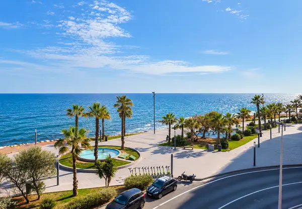 Apartment with 3 bedrooms in Torrevieja, Alicante, €459,000 — photo 3