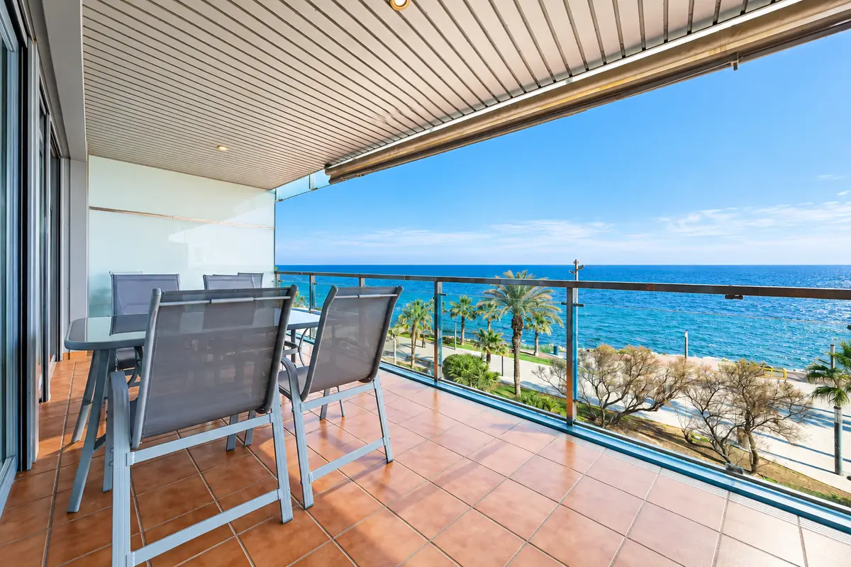 Apartment with 3 bedrooms in Torrevieja, Alicante, €459,000