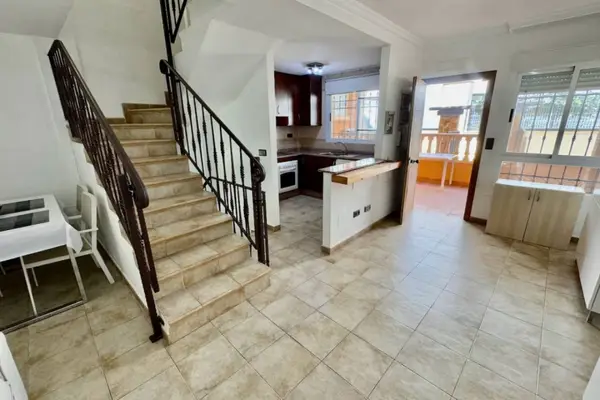 Townhouse with 5 bedrooms in Guardamar del Segura, Alicante, €199,995 — photo 3