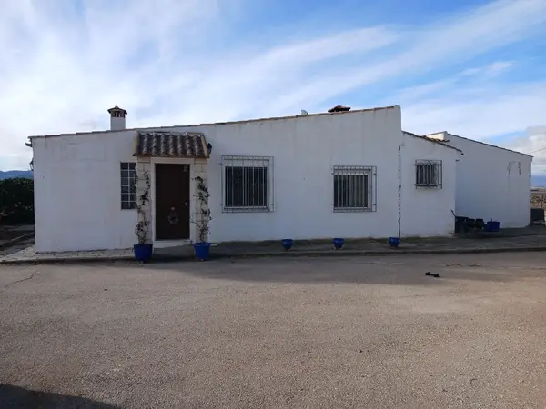 Finca with 3 bedrooms in Monóvar/monóver, Alicante, €189,995 — photo 2