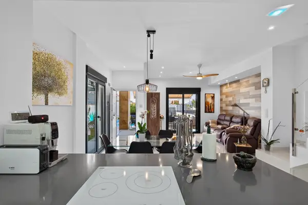 Villa with 3 bedrooms in Bigastro, Alicante, €384,000 — photo 4