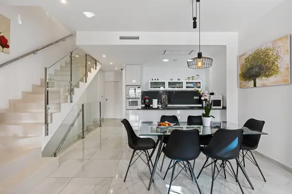 Villa with 3 bedrooms in Bigastro, Alicante, €384,000 — photo 2