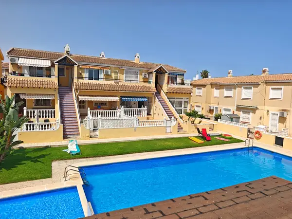 Penthouse with 2 bedrooms in Villamartín, Alicante, €144,990 — photo 2