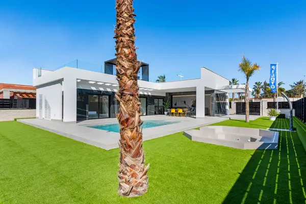Detached with 3 bedrooms in La Finca Golf, Alicante, €670,000 — photo 2