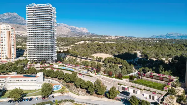 Apartment with 3 bedrooms in Benidorm, Alicante, €601,000 — photo 2