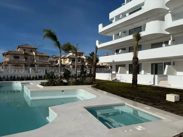 Apartment with 2 bedrooms in Cabo Roig, Alicante, €399,000 — photo 3