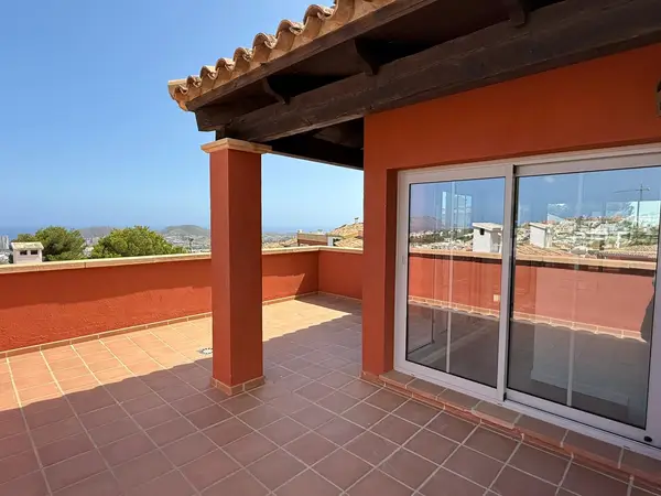 Townhouse with 5 bedrooms in Golf Badia, Alicante, €895,000 — photo 3