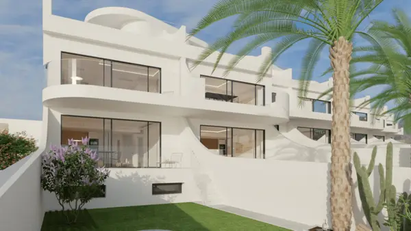 Bungalow with 2 bedrooms in Torrevieja, Alicante, €595,000 — photo 4