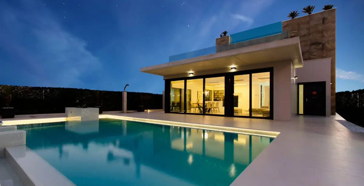 Villa with 4 bedrooms in Dehesa de Campoamor, Alicante, €1,195,000