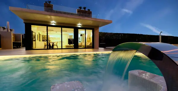 Villa with 4 bedrooms in Dehesa de Campoamor, Alicante, €1,195,000 — photo 2