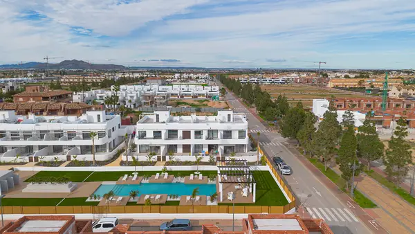 Apartment with 2 bedrooms in Los Alcázares, Murcia, €339,900 — photo 2