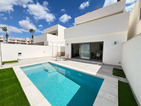 Detached with 3 bedrooms in Villamartín, Alicante, €549,900 — photo 3