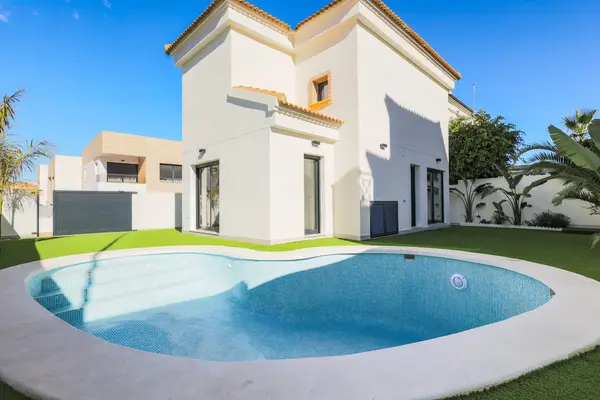 Villa with 3 bedrooms in Orihuela Costa, Alicante, €590,000 — photo 4