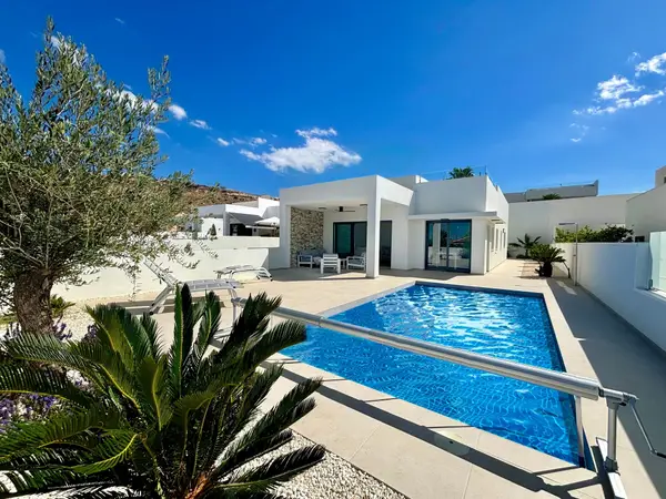Detached with 3 bedrooms in Rojales, Alicante, €483,000 — photo 2