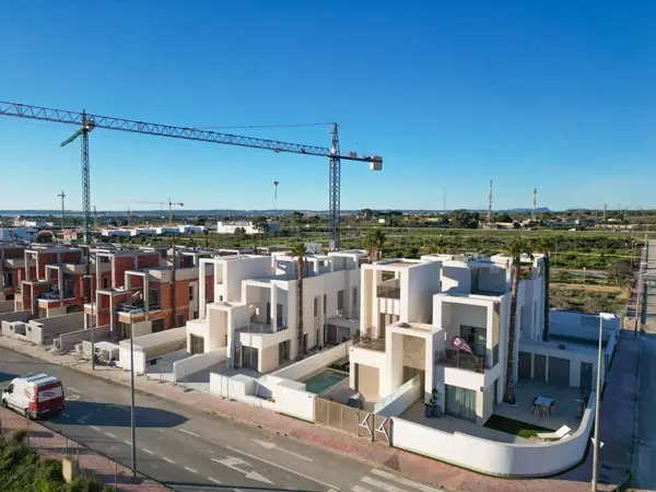 Townhouse with 3 bedrooms in Los Alcázares, Murcia, €439,000 — photo 4