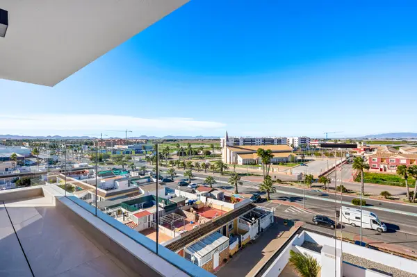 Apartment with 3 bedrooms in Los Alcázares, Murcia, €359,900 — photo 3