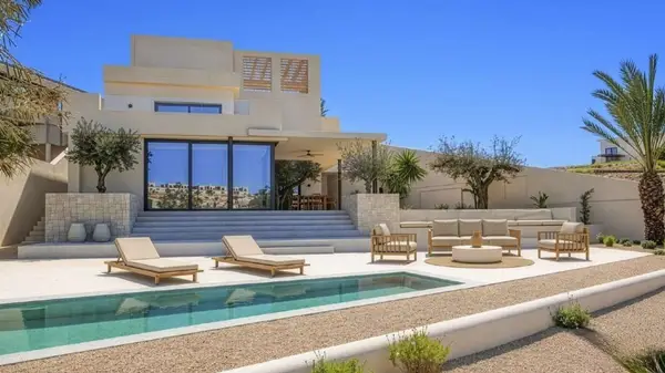 Villa with 4 bedrooms in La Marina, Alicante, €1,485,750 — photo 4