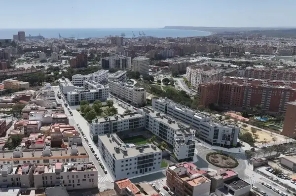 Apartment with 2 bedrooms in Alicante (alacant), Alicante, €268,500 — photo 4