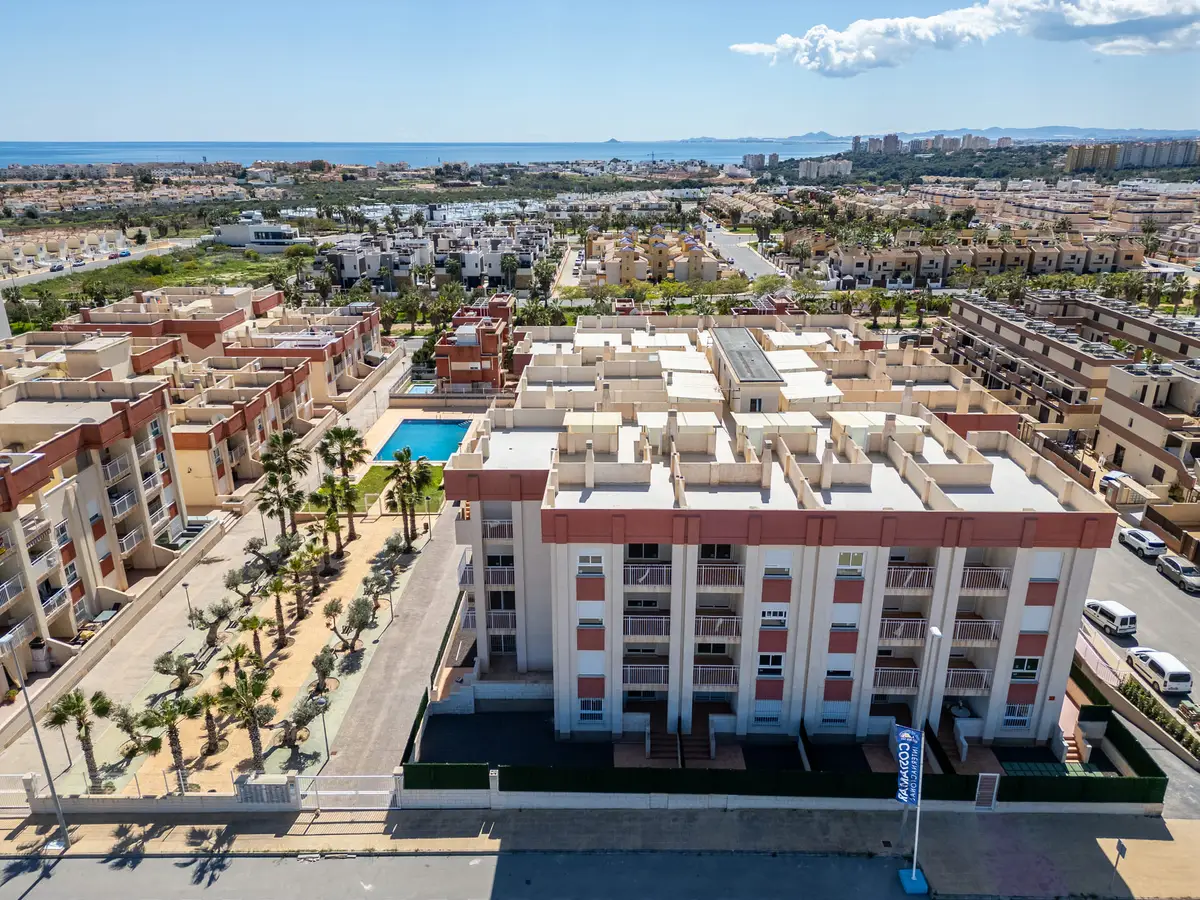 Apartment with 2 bedrooms in Orihuela Costa, Alicante, €180,500