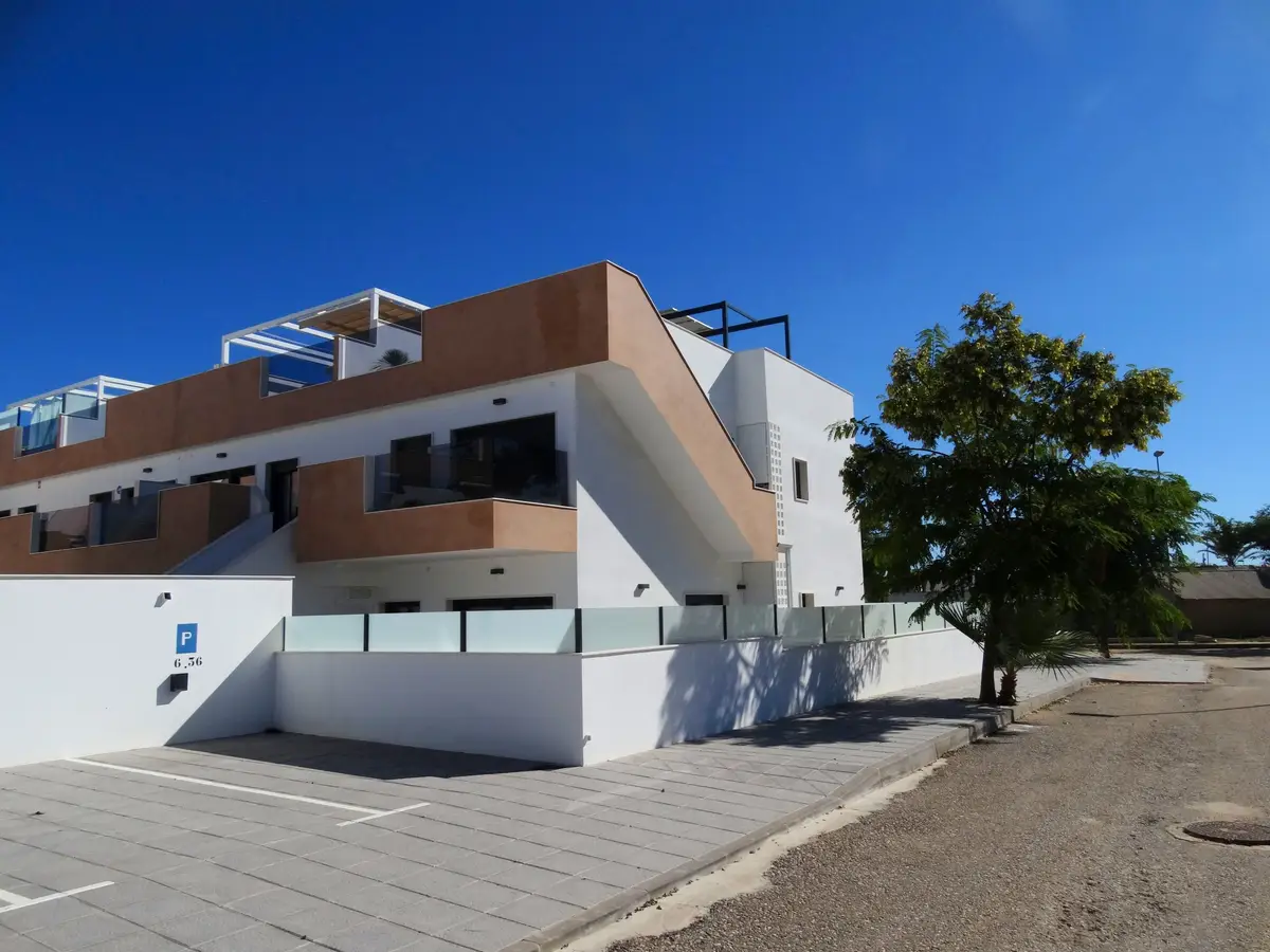 Bungalow with 3 bedrooms in Pilar de la Horadada, Alicante, €325,000