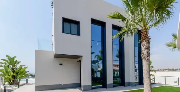 Villa with 3 bedrooms in Dehesa de Campoamor, Alicante, €1,195,000 — photo 2