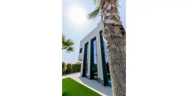 Villa with 3 bedrooms in Dehesa de Campoamor, Alicante, €1,195,000 — photo 3