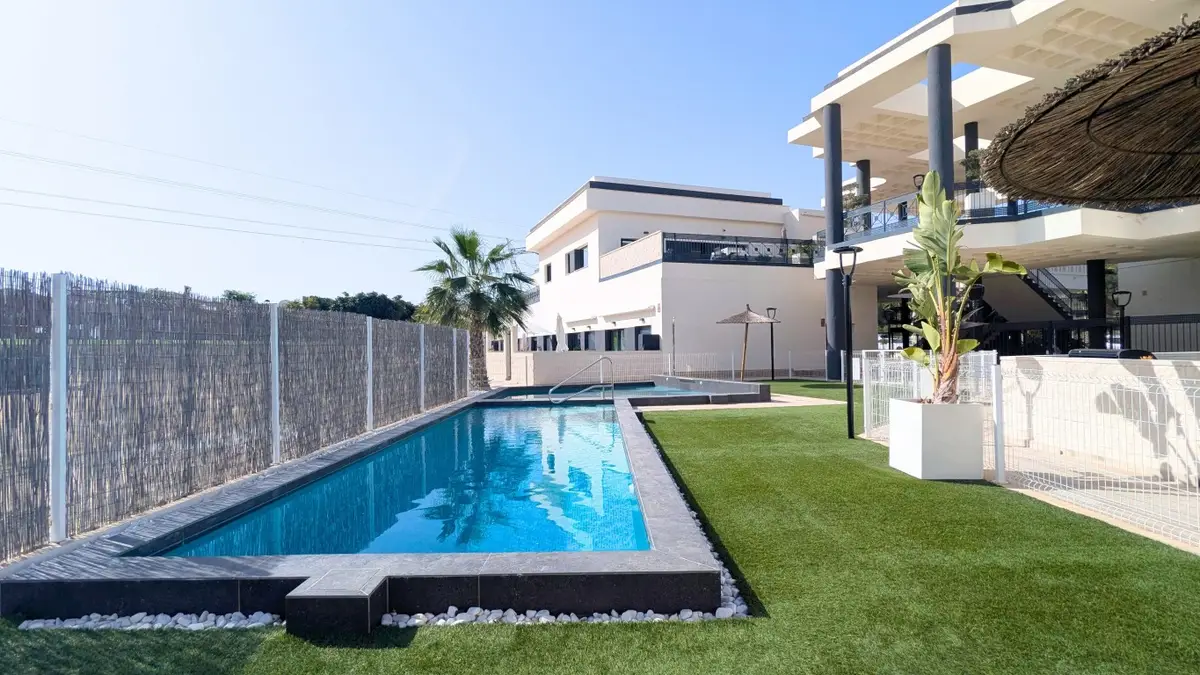 Apartment with 2 bedrooms in Lo Crispin, Alicante, €215,000