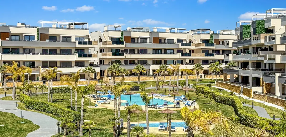 Apartment with 3 bedrooms in Orihuela Costa, Alicante, €450,000