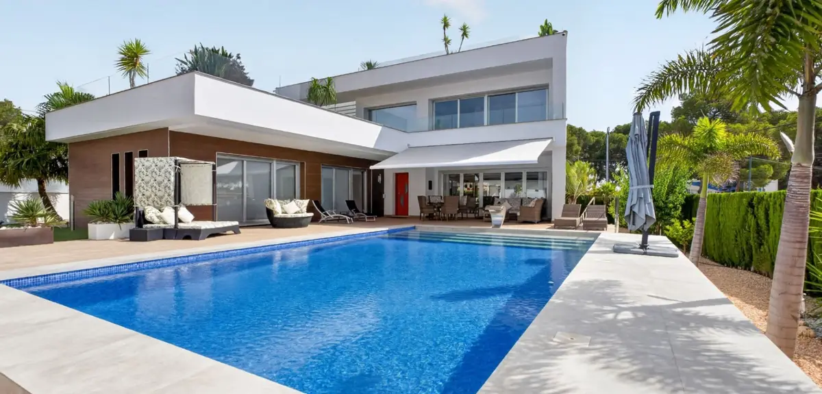 Villa with 4 bedrooms in Pinar de Campoverde, Alicante, €1,475,000