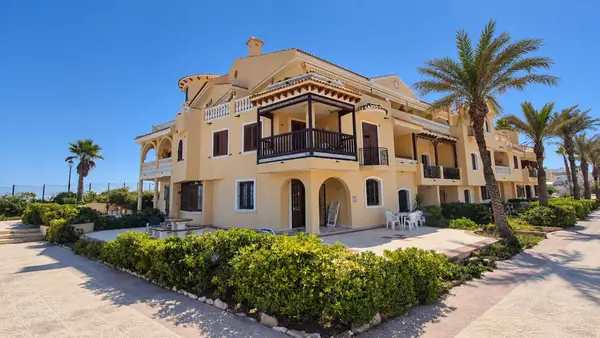 Apartment with 3 bedrooms in Orihuela Costa, Alicante, €459,000 — photo 2