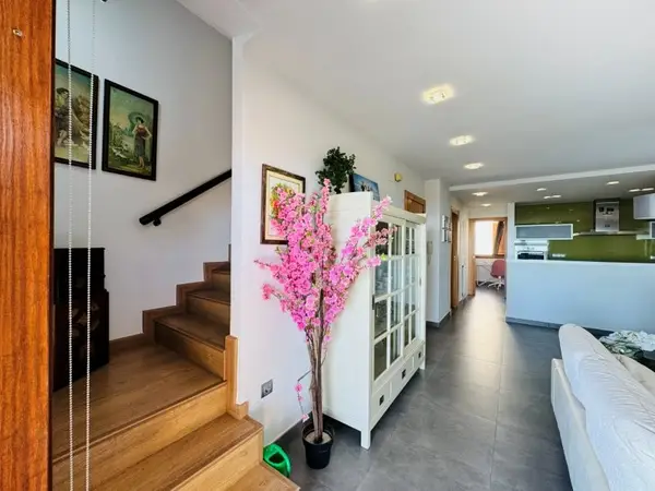 Duplex with 2 bedrooms in Guardamar del Segura, Alicante, €450,000 — photo 3