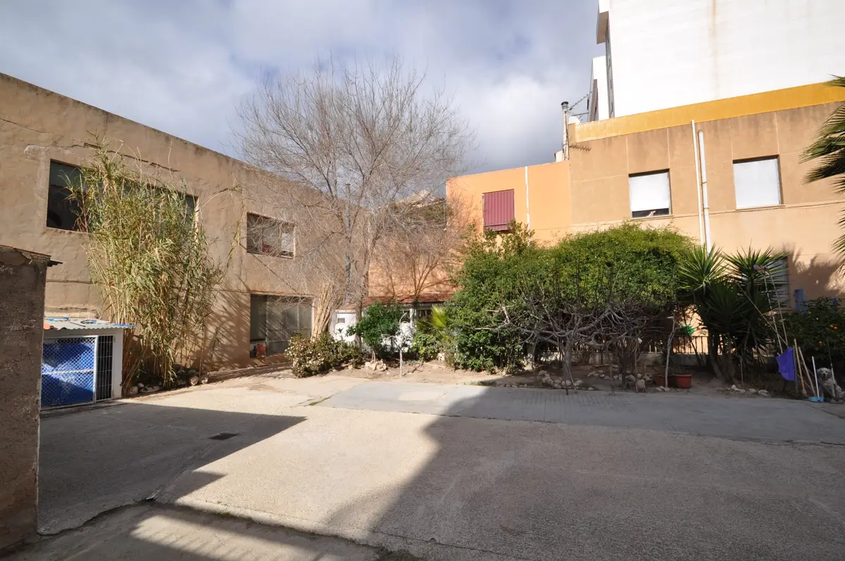 Townhouse with 12 bedrooms in Petrer, Alicante, €1,575,000