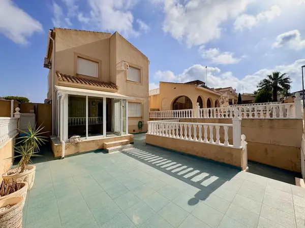 Other with 4 bedrooms in Orihuela, Alicante, €270,000 — photo 2