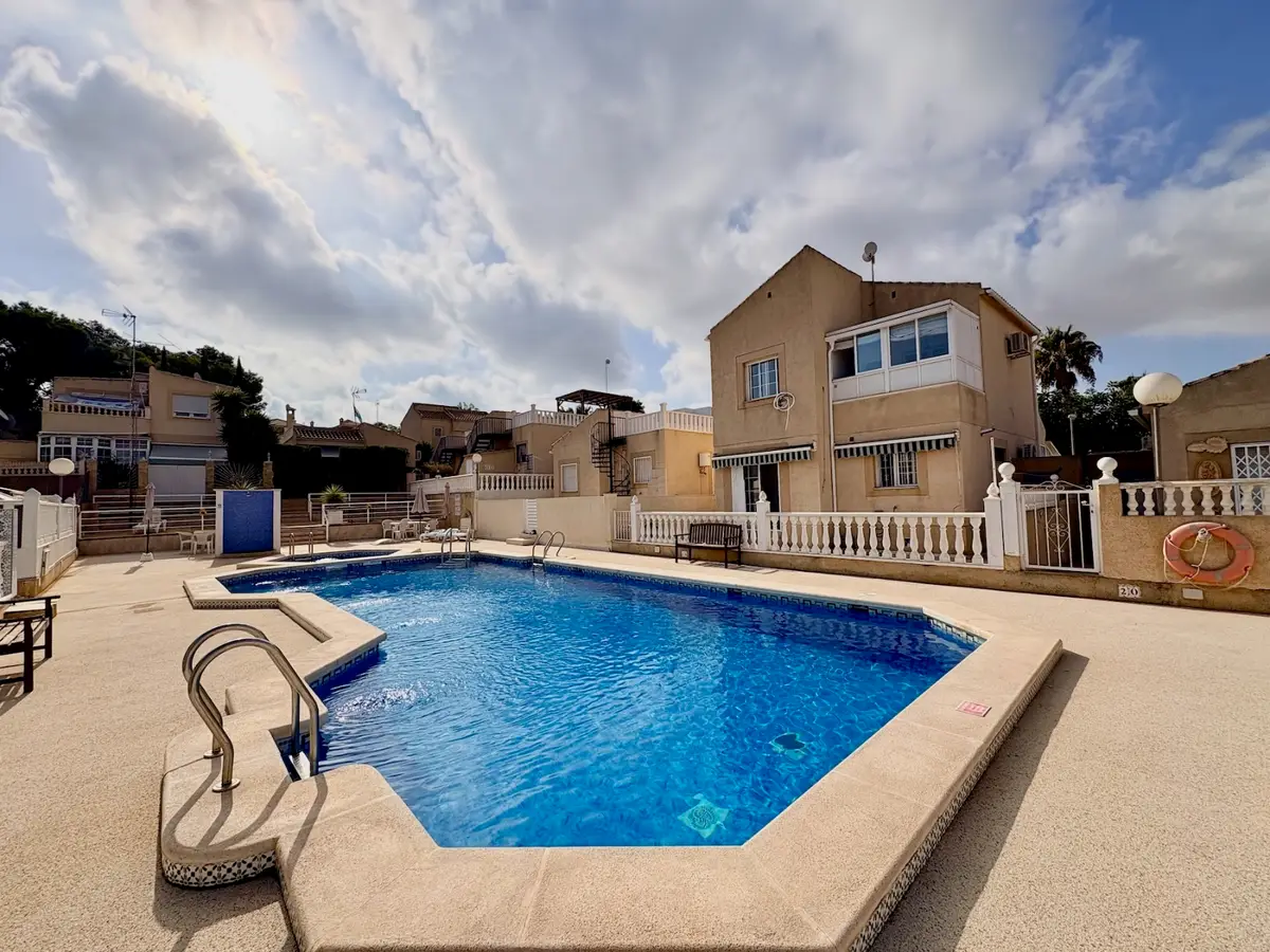 Other with 4 bedrooms in Orihuela, Alicante, €270,000