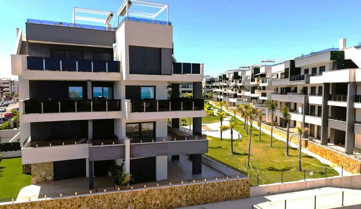 Apartment with 3 bedrooms in Playa Flamenca, Alicante, €485,000