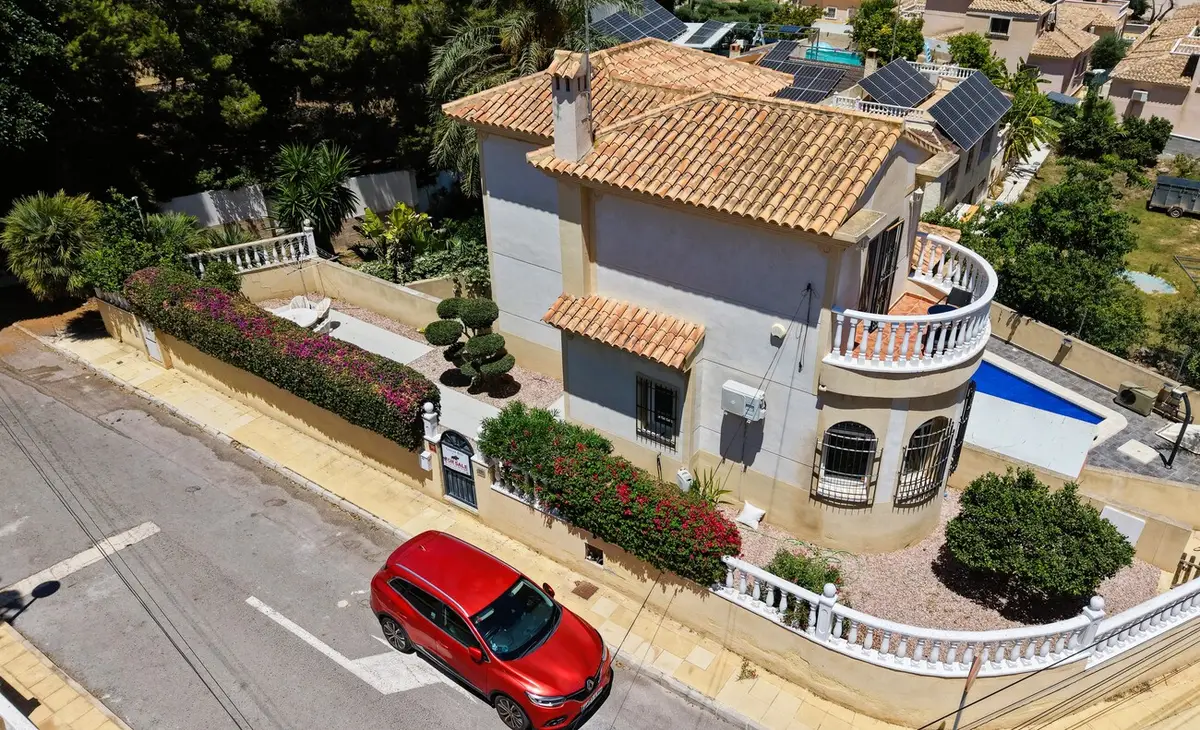 Villa with 3 bedrooms in El Galan, Alicante, €425,000
