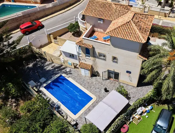 Villa with 3 bedrooms in El Galan, Alicante, €425,000 — photo 4