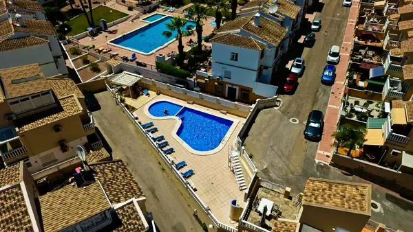 Villa with 3 bedrooms in Orihuela Costa, Alicante, €218,000 — photo 2