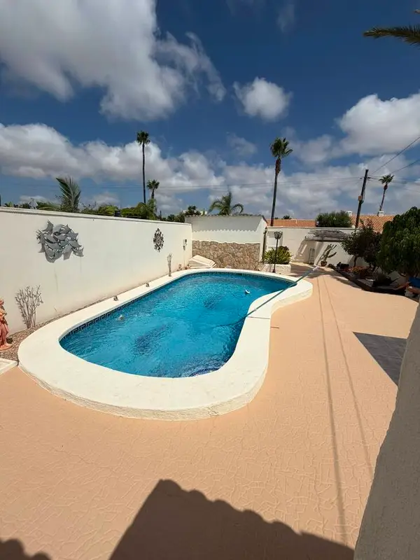 Villa with 2 bedrooms in Cabo Roig, Alicante, €315,000 — photo 3