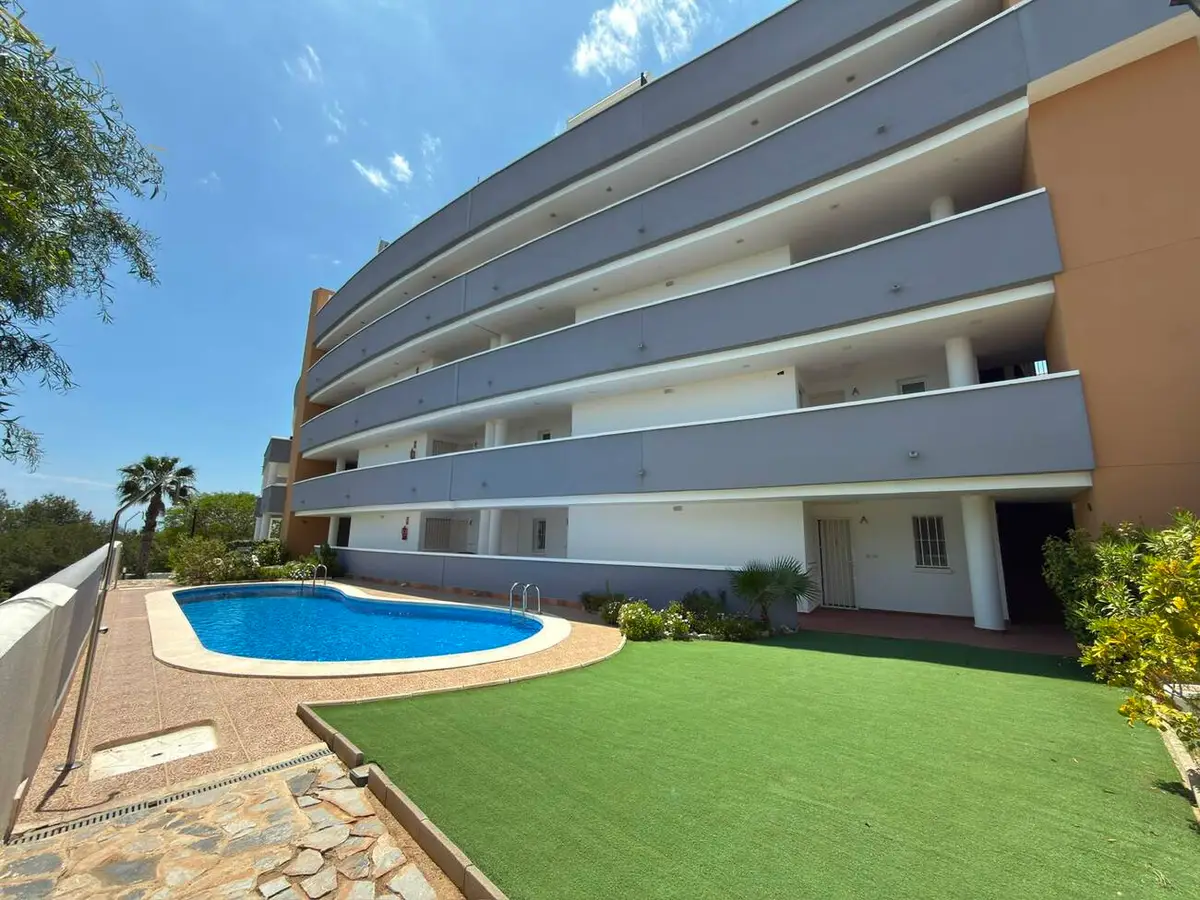 Apartment with 2 bedrooms in Villamartín, Alicante, €180,000