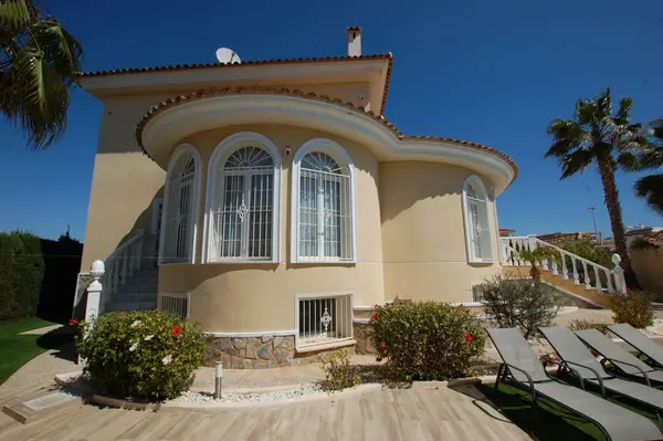 Villa with 5 bedrooms in Ciudad Quesada, Alicante, €850,000 — photo 3