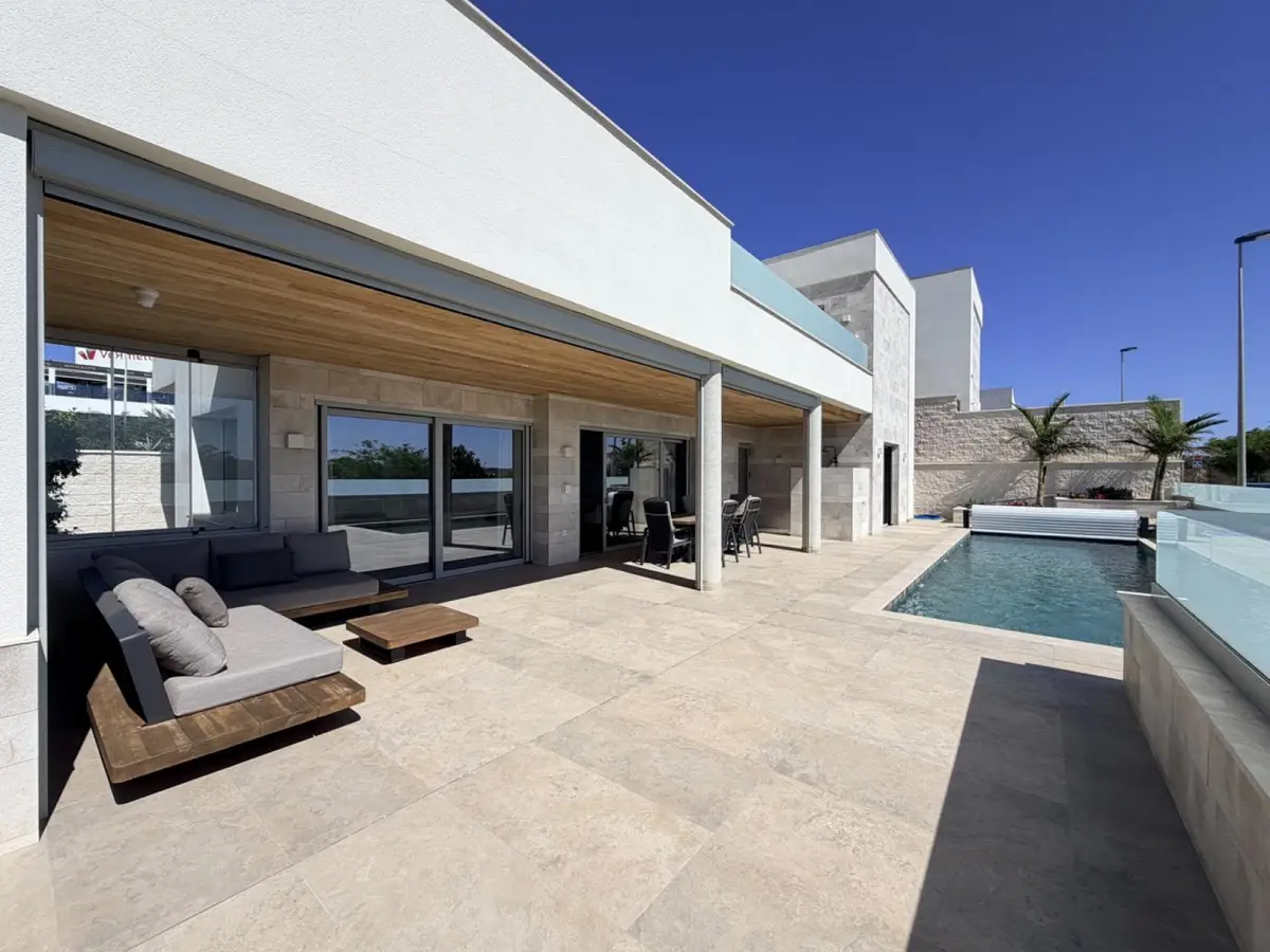 Villa with 5 bedrooms in Benijofar, Alicante, €1,750,000