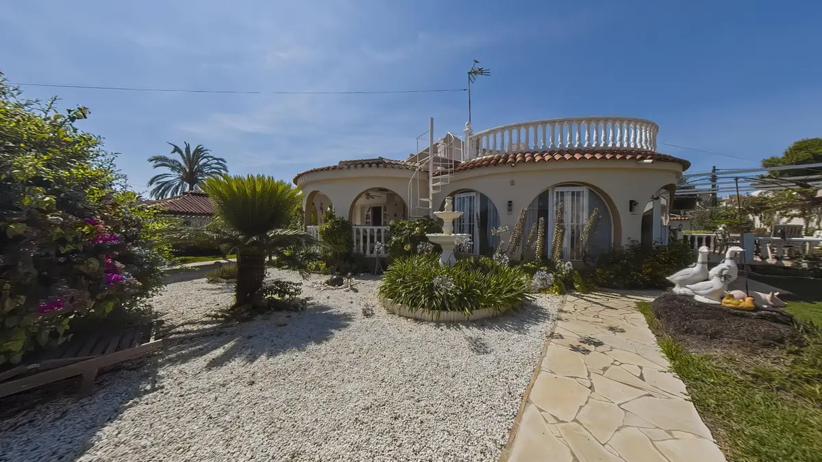 Villa with 3 bedrooms in Torrevieja, Alicante, €675,000
