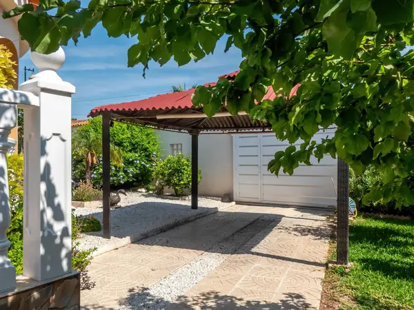 Villa with 3 bedrooms in Torrevieja, Alicante, €675,000 — photo 4